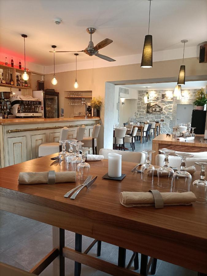 Auberge Du Vieux Lanas Logis Hotel Restaurant Dış mekan fotoğraf