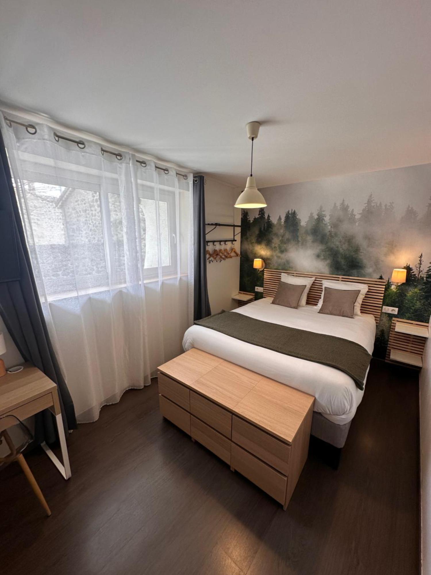 Auberge Du Vieux Lanas Logis Hotel Restaurant Dış mekan fotoğraf
