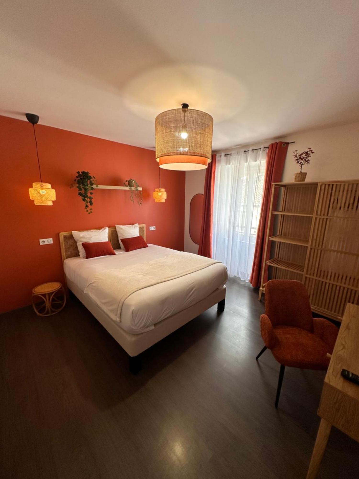 Auberge Du Vieux Lanas Logis Hotel Restaurant Dış mekan fotoğraf
