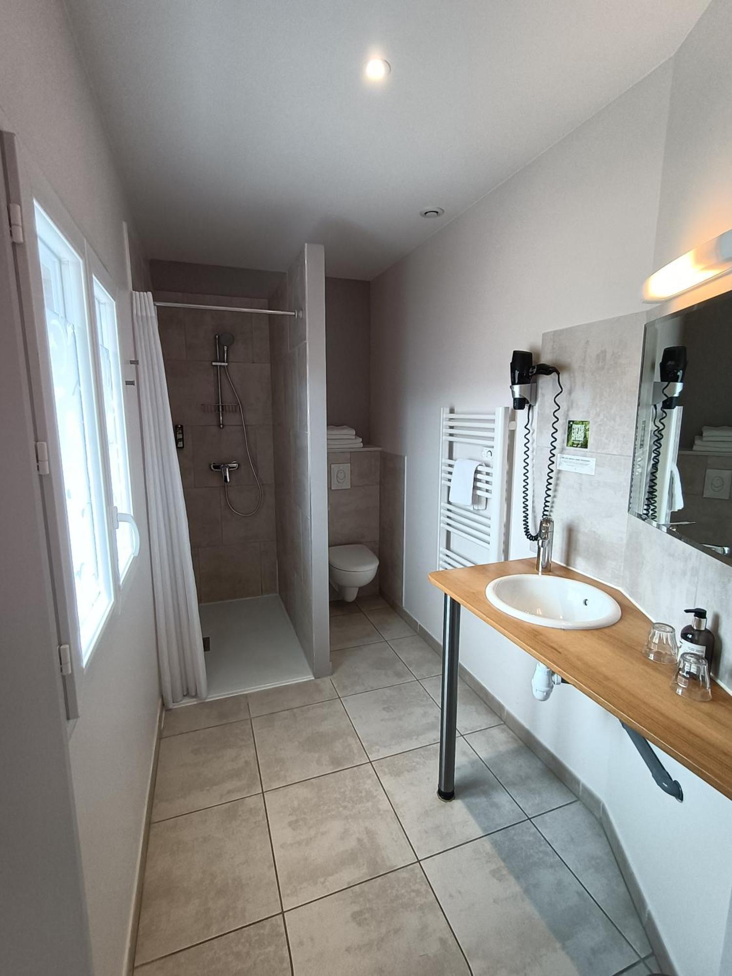 Auberge Du Vieux Lanas Logis Hotel Restaurant Dış mekan fotoğraf