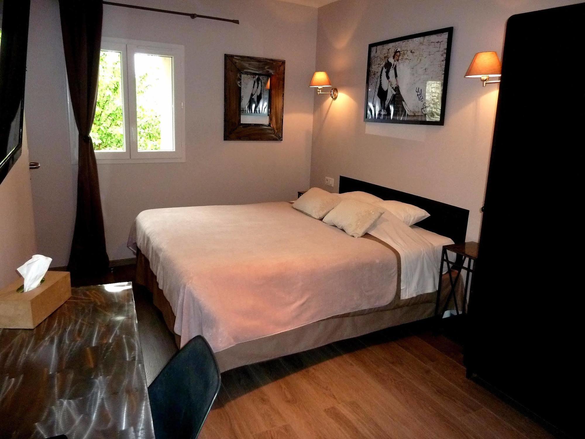 Auberge Du Vieux Lanas Logis Hotel Restaurant Dış mekan fotoğraf