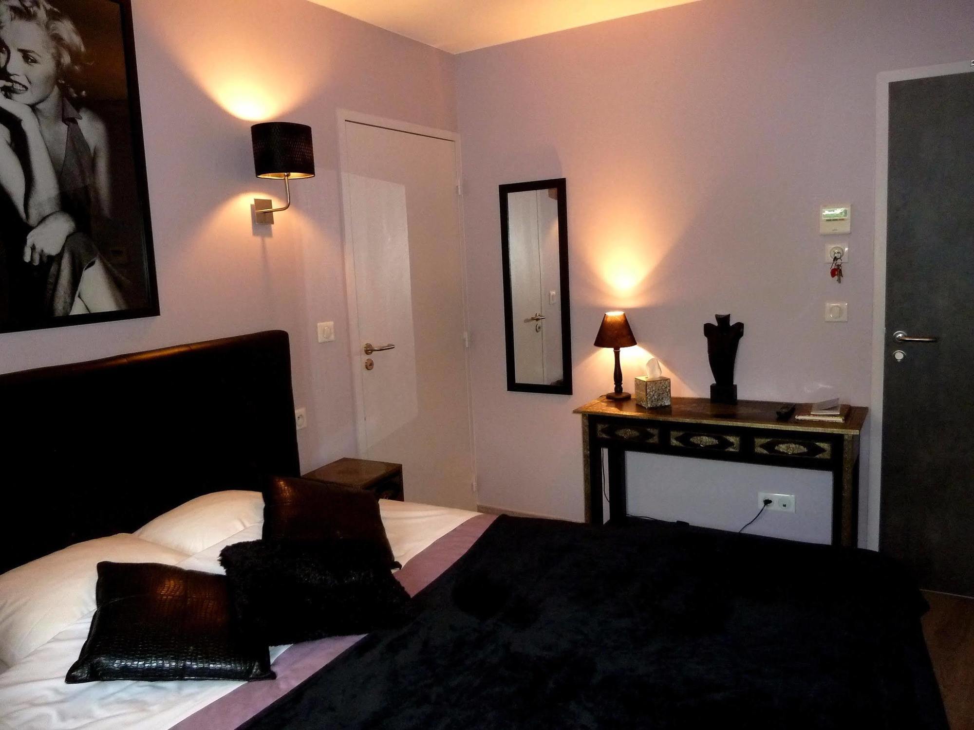 Auberge Du Vieux Lanas Logis Hotel Restaurant Dış mekan fotoğraf