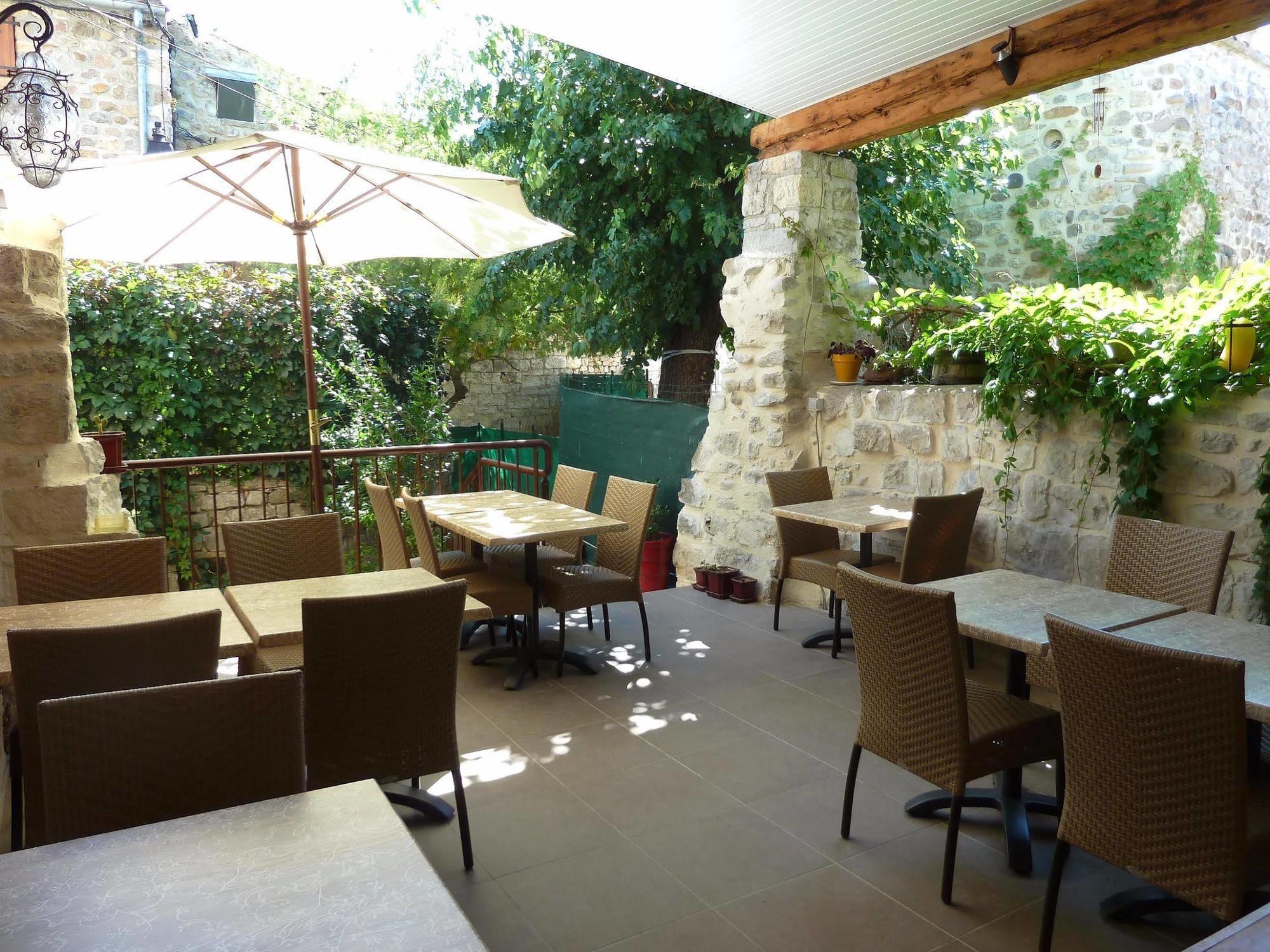 Auberge Du Vieux Lanas Logis Hotel Restaurant Dış mekan fotoğraf