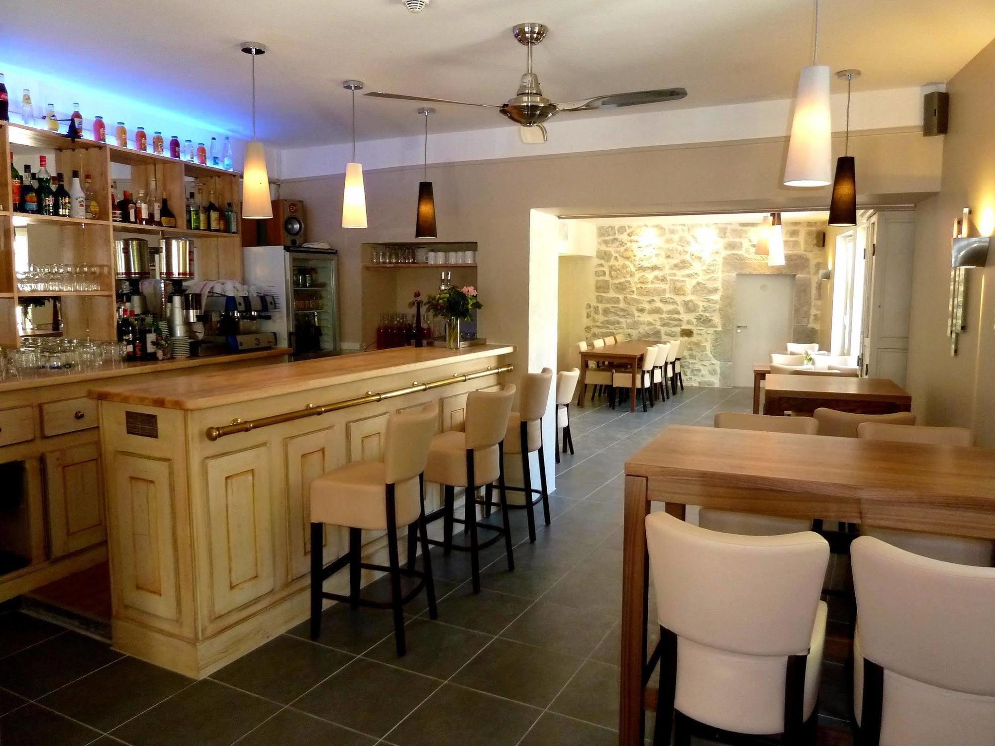 Auberge Du Vieux Lanas Logis Hotel Restaurant Dış mekan fotoğraf